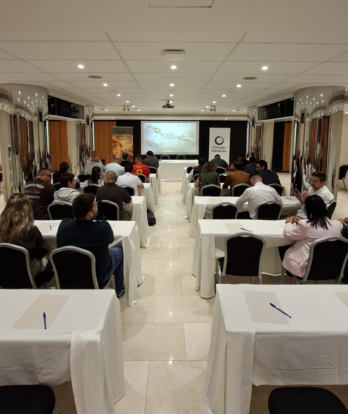Taller Bendita Comida con profesionales del sector tur&iacute;stico